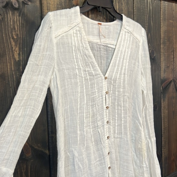 Free People Greta Gauze Top M Ivory Button Front Bell Sleeves Lightweight Sheer - Picture 3 of 15